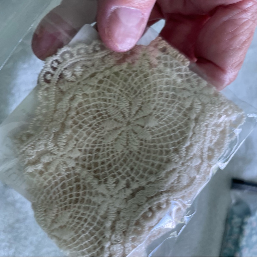 SHEIN Cream Lace Face Mask Accessory